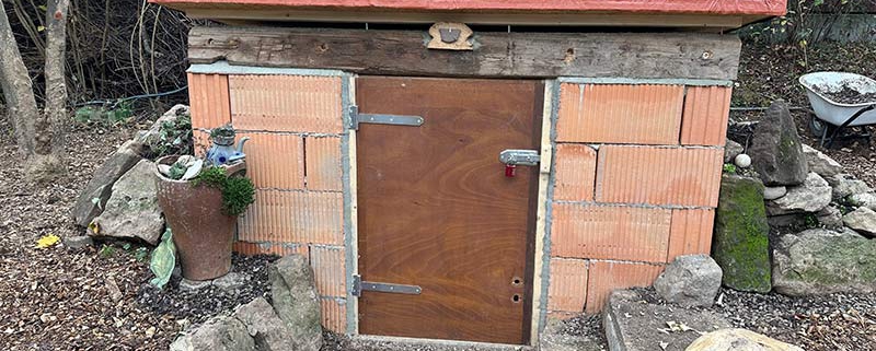 Erdkühlschrank in der Solawi Trier